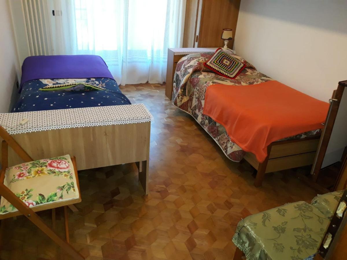 Appartamento Con Parcheggio Pubblico Sotto Casa Saint-Vincent Eksteriør bilde