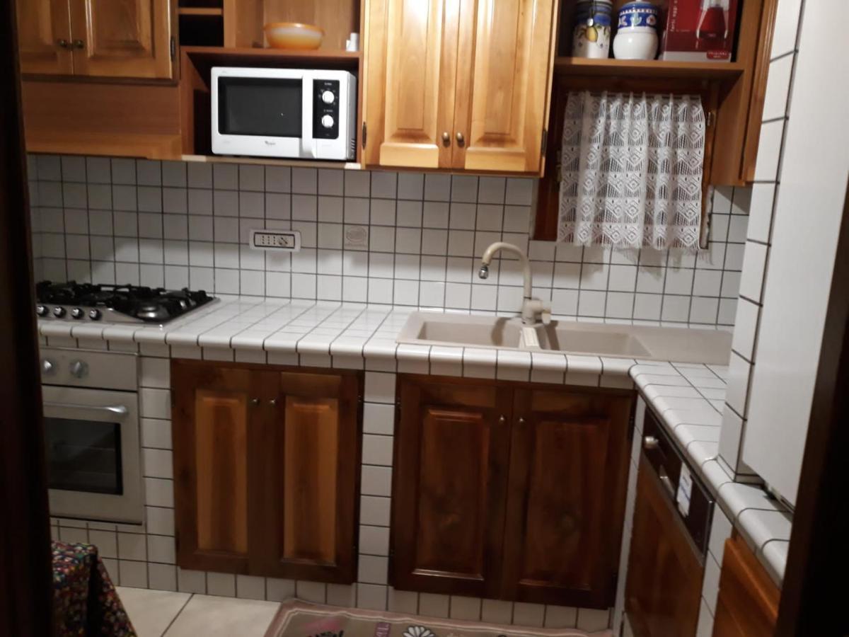 Appartamento Con Parcheggio Pubblico Sotto Casa Saint-Vincent Eksteriør bilde