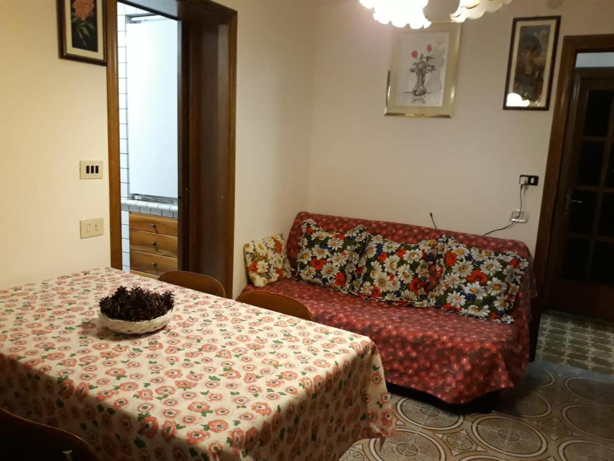 Appartamento Con Parcheggio Pubblico Sotto Casa Saint-Vincent Eksteriør bilde