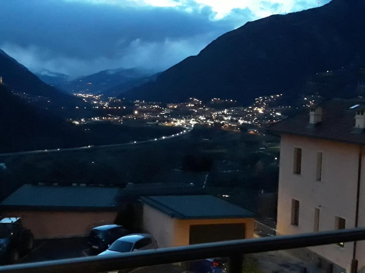 Appartamento Con Parcheggio Pubblico Sotto Casa Saint-Vincent Eksteriør bilde